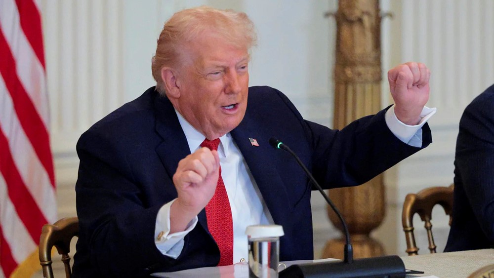 Ông Trump dọa áp thuế các quốc gia 'không ủng hộ' thâu tóm Greenland - ảnh 1