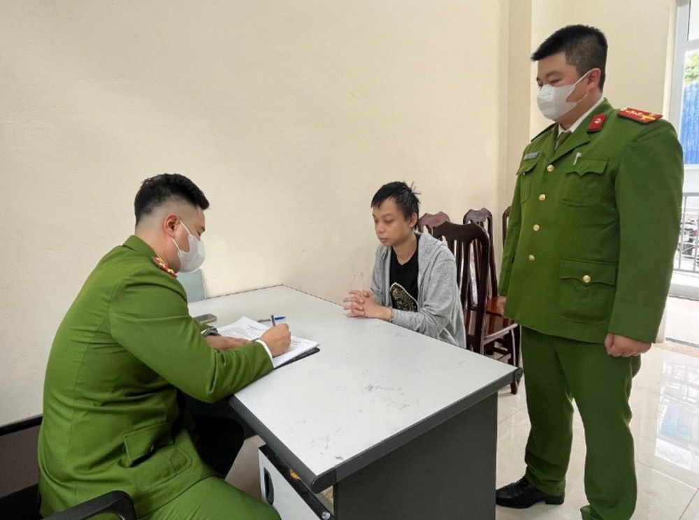 Đối tượng truy nã đặc biệt Ngô Trung Sơn SN 1996 ra đầu thú - ảnh 1