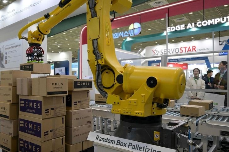 Quốc gia châu Á đứng số 1 thế giới về mật độ robot nhưng 90% linh kiện thiết yếu phải nhập từ Trung Quốc và Nhật Bản - ảnh 1