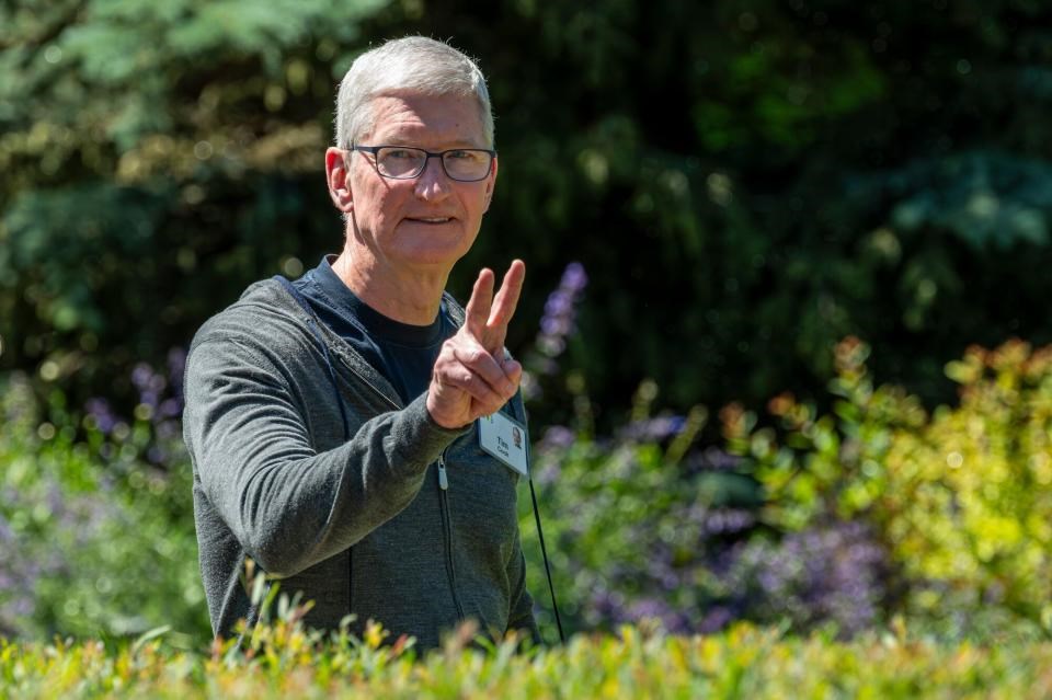Hé lộ khối tài sản của Tim Cook và tình hình làm ăn của Apple - ảnh 2
