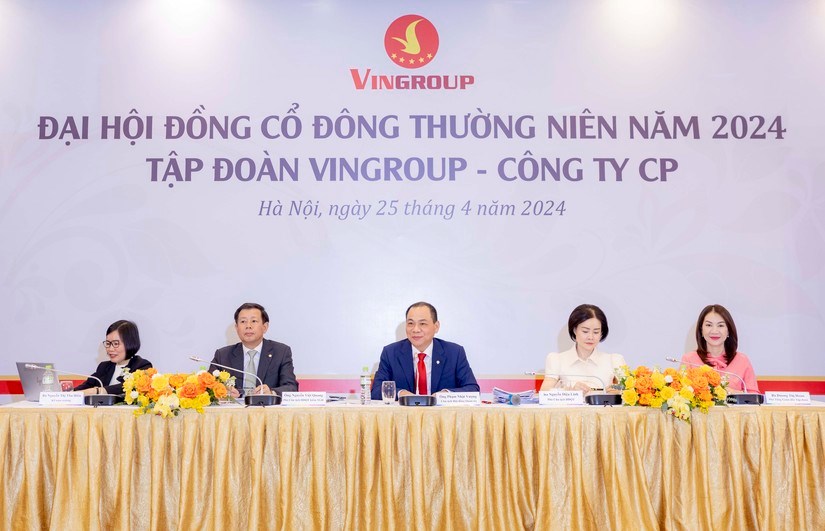 Chủ tịch Vingroup Phạm Nhật Vượng: Sẽ tài trợ thêm cho VinFast 1 tỷ USD, niêm yết Vinpearl nếu thuận lợi - ảnh 1