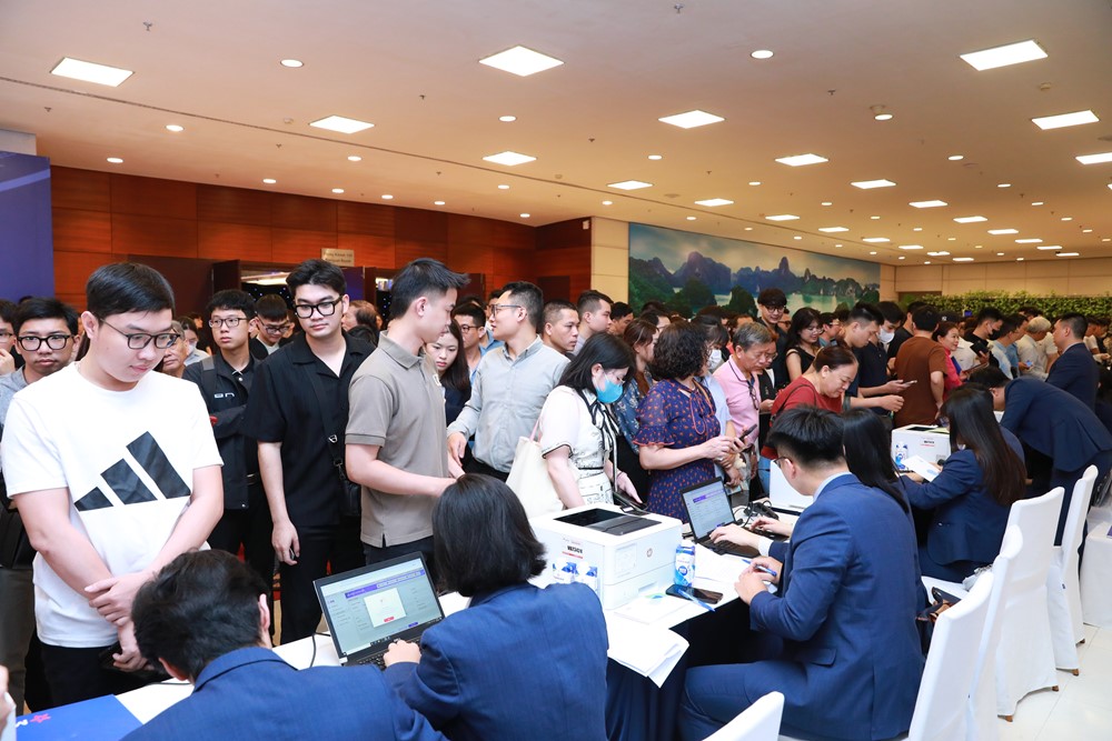 MB, FPT, Vinamilk, Sacombank đua xác lập kỷ lục cổ đông: Cổ đông phổ thông lớn có ý nghĩa gì với doanh nghiệp? - ảnh 2