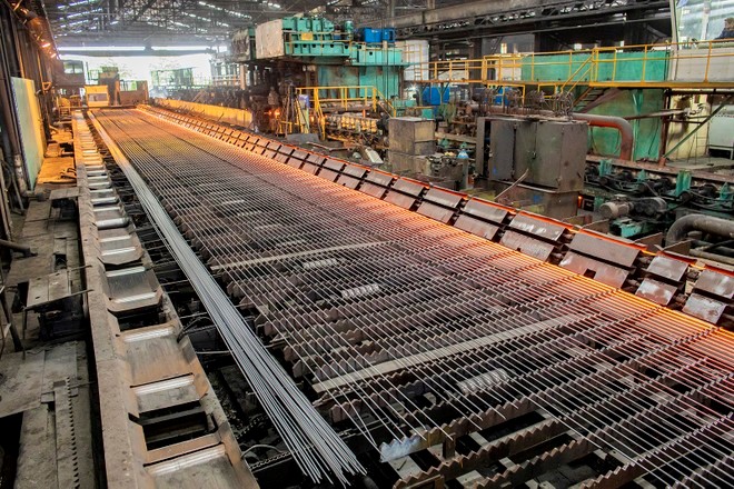 Điểm tin doanh nghiệp hôm nay (26/5): Thép Vicasa bị xử phạt, Traphaco chia cổ tức lớn, MWG tăng tốc doanh thu - ảnh 1