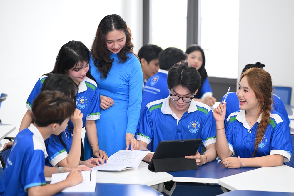 Trường Đại học Văn Hiến hỗ trợ 50% học phí học kỳ 1 cho tân sinh viên trúng tuyển - ảnh 2