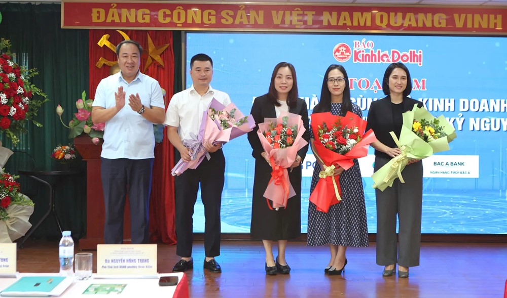 Hơn 1.000 hộ kinh doanh, 400 doanh nghiệp nhỏ Hoàn Kiếm được hỗ trợ bước vào kỷ nguyên số - ảnh 2