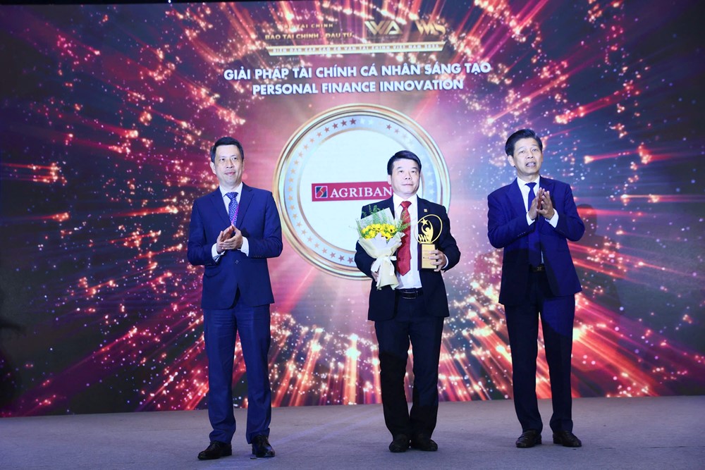 Đổi mới và sáng tạo, Agribank được vinh danh 3 giải thưởng Dịch vụ tài chính tiêu biểu năm 2025 - ảnh 2