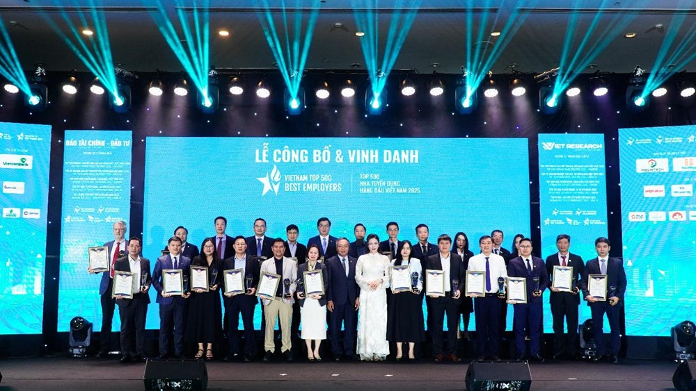 HungHau Agricultural lập "cú đúp" giải thưởng: Top 10 nơi làm việc tốt nhất & Top 500 nhà tuyển dụng hàng đầu Việt Nam 2025 - ảnh 3