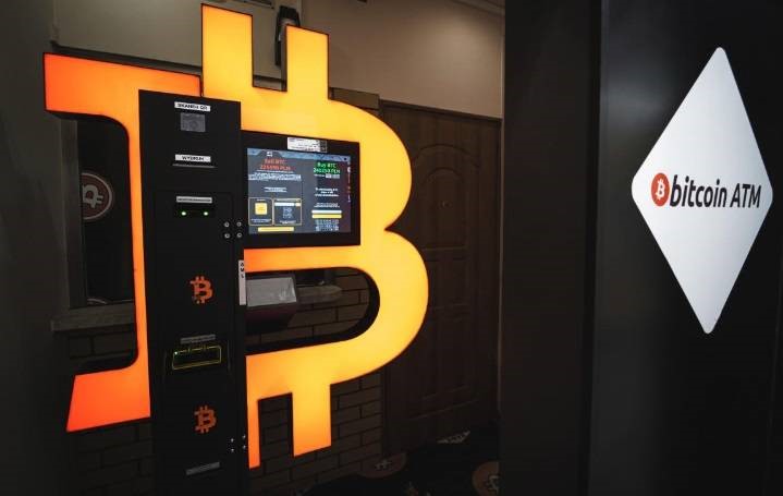 Máy ATM Bitcoin: Con dao hai lưỡi trong thế giới tiền điện tử - ảnh 1