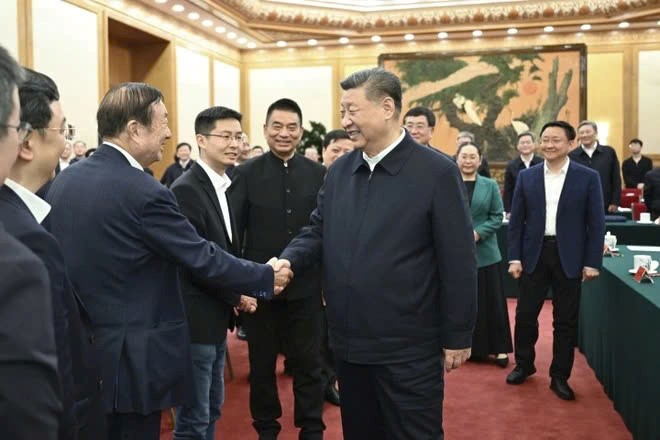 CEO 9x được ngồi ‘ghế danh dự’ ngay trước mặt ông Tập Cận Bình, ngang hàng với lãnh đạo Huawei và BYD - ảnh 1