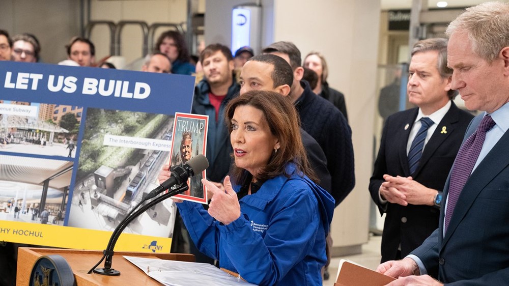 Ông Trump 'tuyên chiến' với New York - ảnh 1