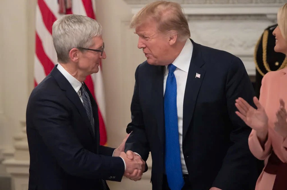 Tương lai iPhone lung lay vì thuế quan, CEO Tim Cook 'cầu cứu' ông Trump - ảnh 1