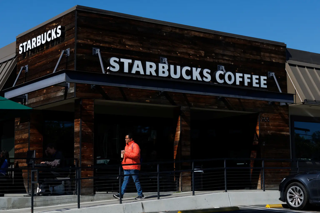 Một tài xế giao hàng được bồi thường 1.300 tỷ đồng vì một cốc nước Starbucks  - ảnh 2