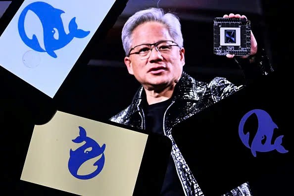 CEO Nvidia: DeepSeek không phải mối đe dọa vì sẽ cần rất nhiều chip để đáp ứng ‘khả năng tính toán gấp 100 lần’ - ảnh 1