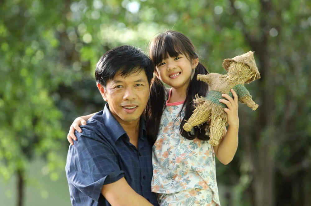 Nam chính phim Việt đang phá mọi kỷ lục doanh thu phòng vé: Được mệnh danh là ‘vua phòng vé’, cuộc sống tuổi 51 hạnh phúc bên vợ kém 11 tuổi - ảnh 4