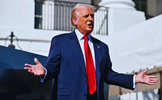 Ông Trump 'ra giá' để giảm thuế: EU phải mua 350 tỷ USD năng lượng, Nhật Bản và Hàn Quốc cần tăng nhập LNG - ảnh 1