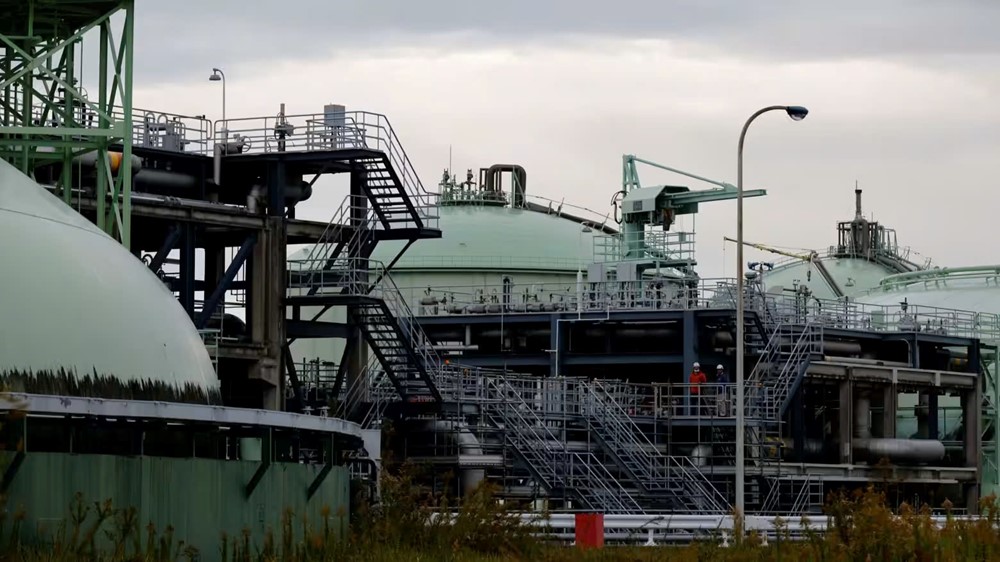 Ông Trump 'ra giá' để giảm thuế: EU phải mua 350 tỷ USD năng lượng, Nhật Bản và Hàn Quốc cần tăng nhập LNG - ảnh 2