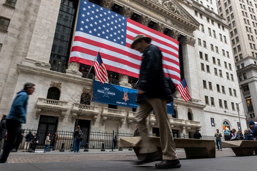 Trái phiếu bị bán tháo ồ ạt, nhà đầu tư ôm tiền mặt tháo chạy: Chuyện gì đã xảy ra tại siêu cường số 1 thế giới? - ảnh 1