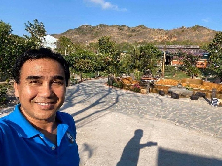 Nữ NSND từng xin lỗi vì quảng cáo sai sự thật: Ngoài đời là 'đại gia ngầm', sở hữu gia trang rộng mênh mông, nội thất hầu hết bằng gỗ quý - ảnh 4