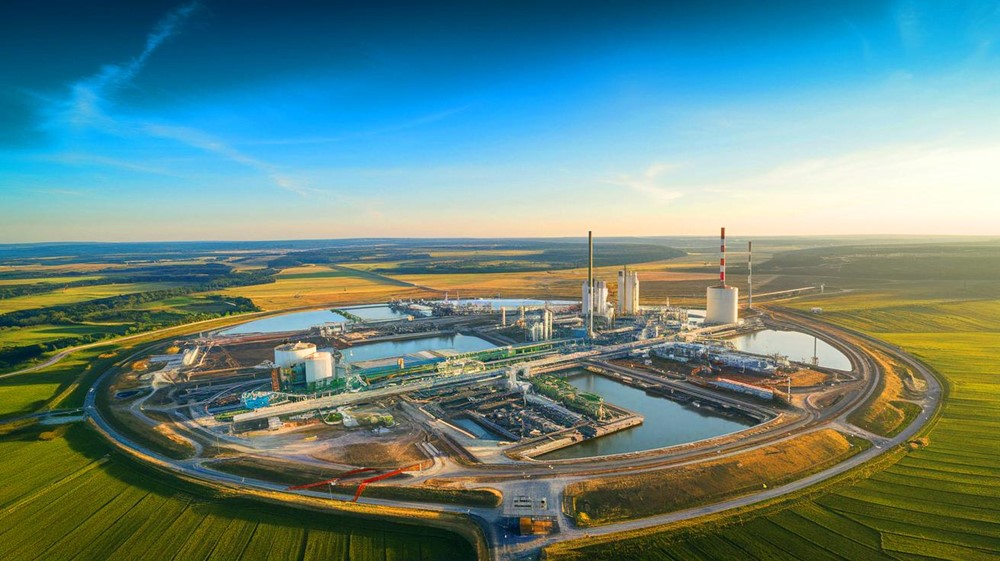 Quốc gia cách Việt Nam nửa vòng trái đất vừa phát hiện “kho báu trời cho” trị giá 92 tỷ USD dưới lòng đất - ảnh 1