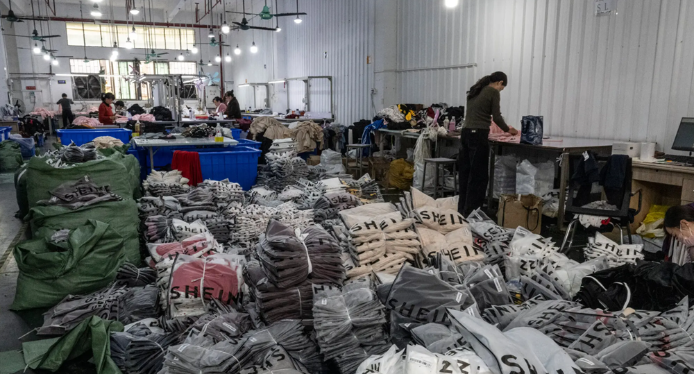 Giáng đòn vào Shein và Temu, ông Trump vô tình giúp cắt giảm khí thải nhà kính - ảnh 2