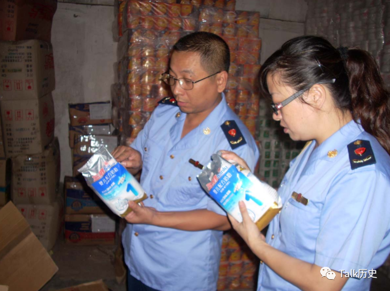 Sữa bột nhiễm hóa chất làm phân bón khiến hơn 300.000 trẻ em bị ảnh hưởng, 6 trẻ tử vong: Vụ bê bối thực phẩm lớn nhất Trung Quốc với 3 án tử hình cho những kẻ cầm đầu - ảnh 4