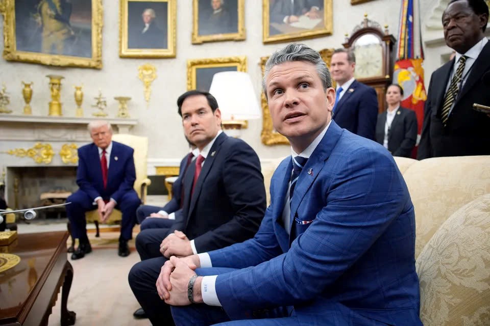 Bộ trưởng Quốc phòng Mỹ có nguy cơ ‘bay ghế’ vì bê bối rò rỉ thông tin quân sự mật - ảnh 1