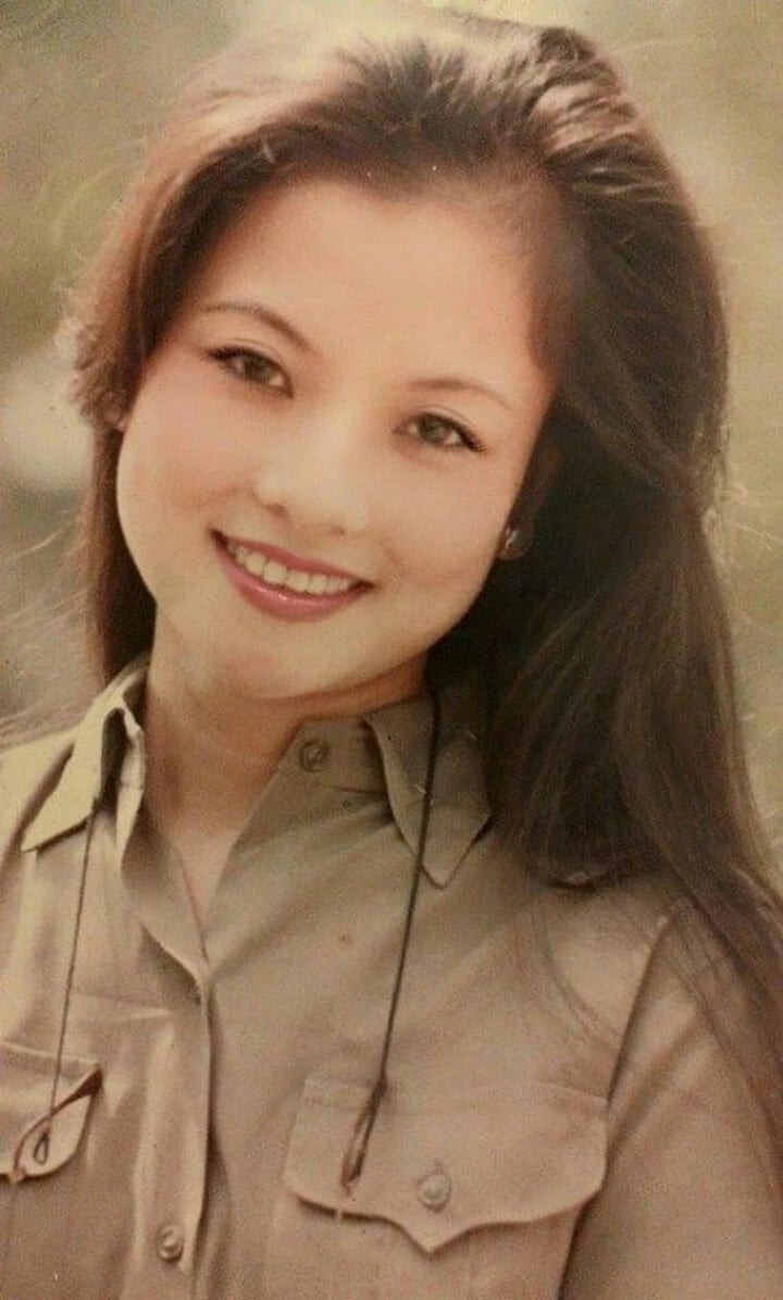 NSND là Đại tá quân đội vừa đón nhận kỷ niệm chương vì sự nghiệp điện ảnh: Có chồng Đại tá là ‘nam thần’ màn ảnh phía Bắc, hôn nhân kín tiếng nhưng vô cùng hạnh phúc - ảnh 3