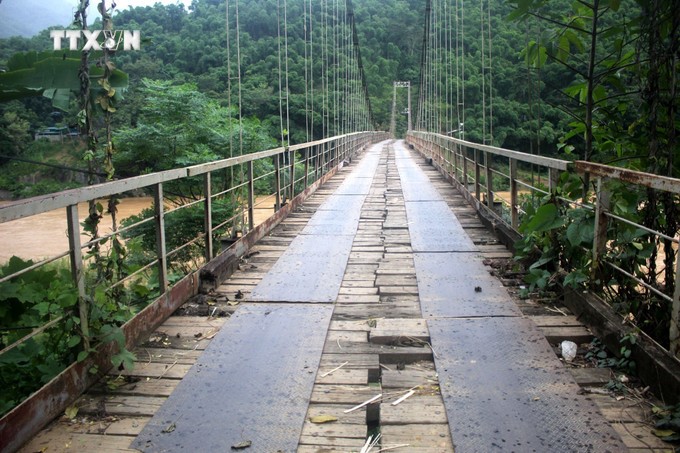 Thủ tướng chỉ đạo Bộ Xây dựng, Bộ Tài chính, MTTQVN và các địa phương khẩn trương rà soát, sửa chữa, khắc phục hệ thống cầu treo trên cả nước - ảnh 1