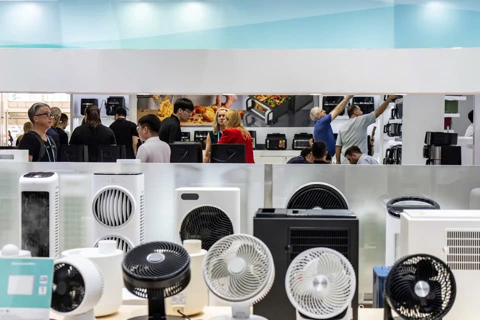 Cú sốc thuế 145%: Doanh nghiệp Trung Quốc ồ ạt tháo chạy khỏi thị trường Mỹ, nguy cơ nhà máy đóng cửa hàng loạt - ảnh 2