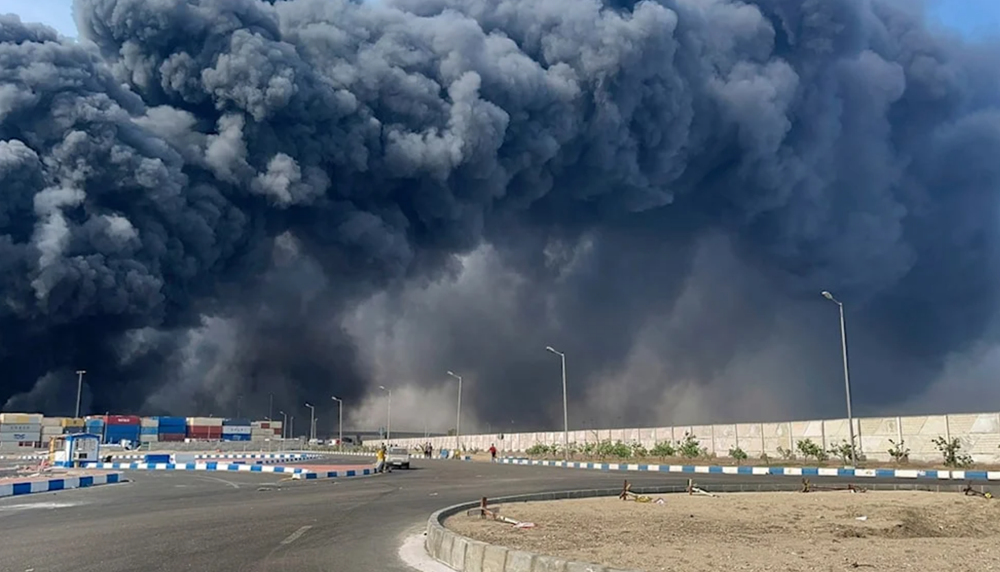 Vụ nổ kinh hoàng tại cảng dầu khiến gần 800 người thương vong, khẩn cấp điều động cứu hỏa, sơ tán người dân - ảnh 2