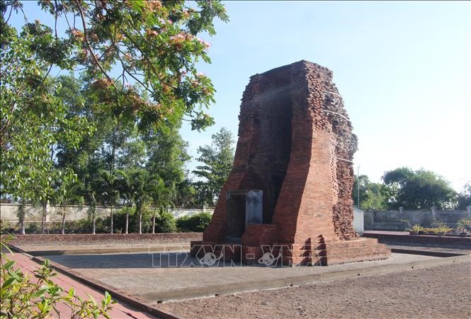 Việt Nam có tháp gạch cổ nghìn năm bí ẩn vừa được xếp hạng Di tích Quốc gia đặc biệt - ảnh 1