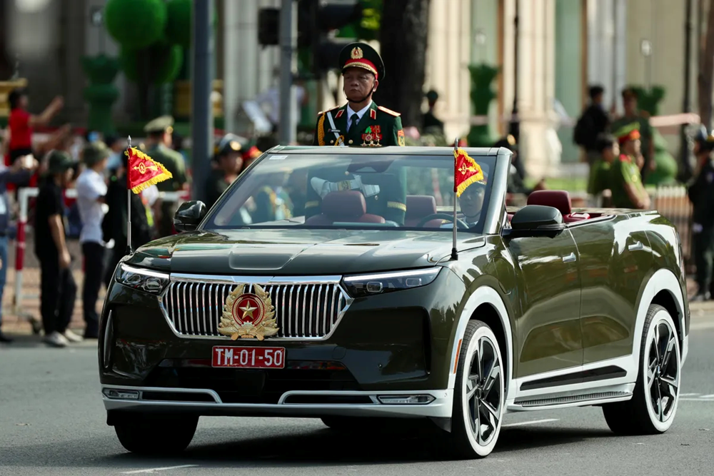 Cận cảnh ‘siêu xe made in Việt Nam’ tại buổi tổng duyệt diễu binh, diễu hành kỷ niệm 50 năm Ngày Giải phóng miền Nam, Thống nhất đất nước - ảnh 2