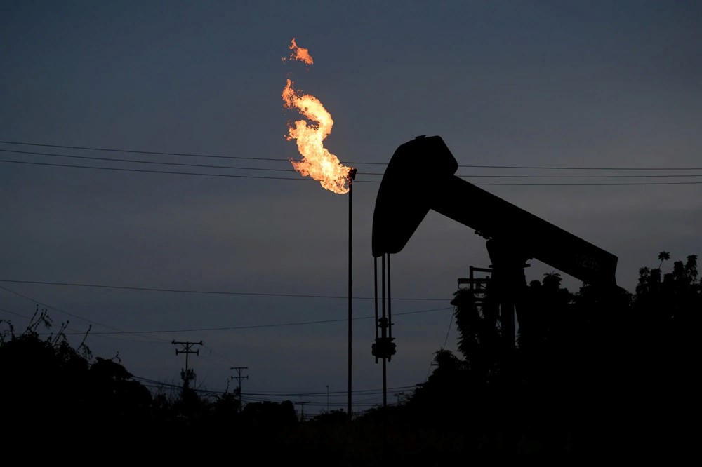 Qua mặt Mỹ: Đội ‘tàu ma’ tiếp tay cho dòng dầu Venezuela chảy về châu Á, Trung Quốc nhập hơn 460.000 thùng/ngày - ảnh 1