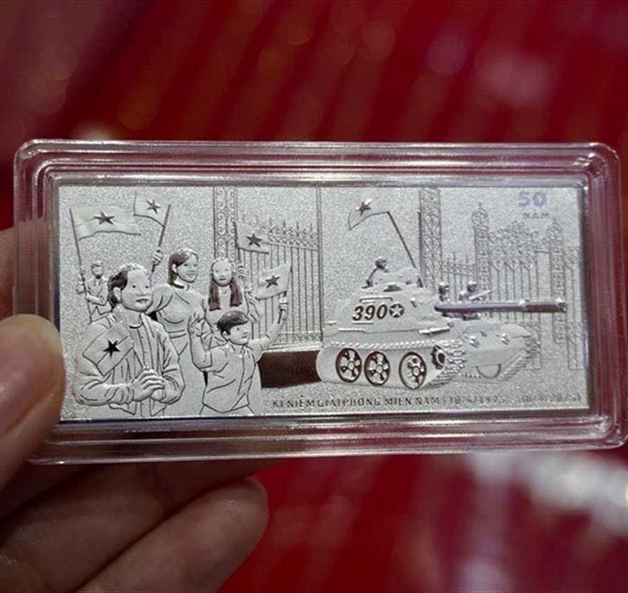 Giá vàng hơn 120 triệu đồng/lượng, Bộ Công an cảnh báo người dân cẩn trọng trong việc mua bạc tích trữ trên mạng - ảnh 1