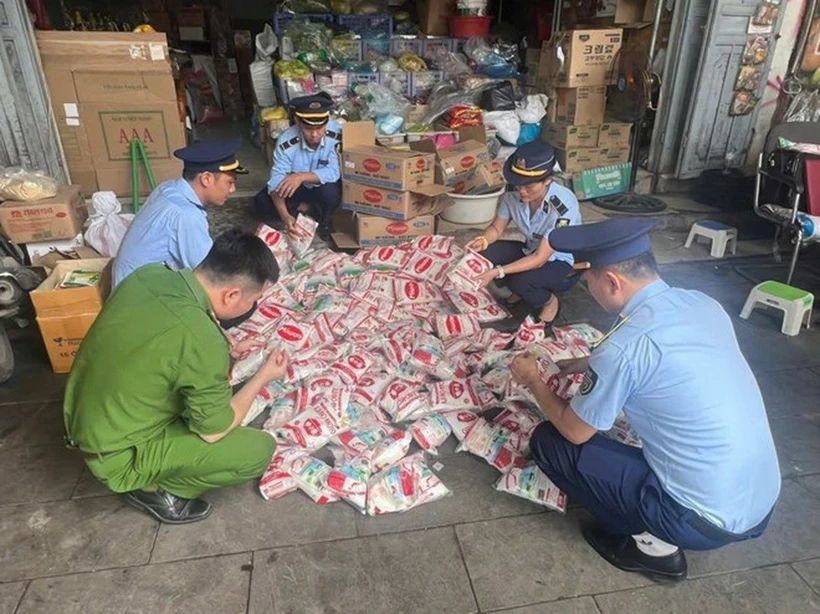 Ngăn chặn thành công hàng trăm kg mì chính nghi giả thương hiệu AJINOMOTO trước khi được đưa ra thị trường - ảnh 1