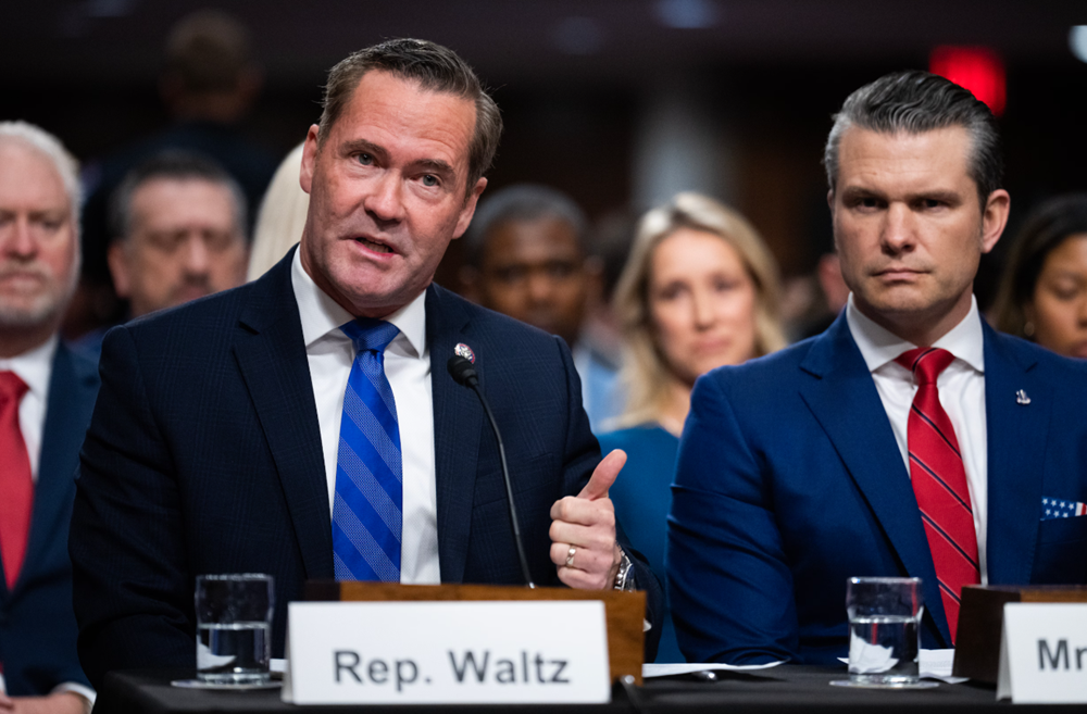 Ông Trump cách chức Cố vấn An ninh Quốc gia sau bê bối rò rỉ thông tin quốc phòng “Signalgate“ - ảnh 1