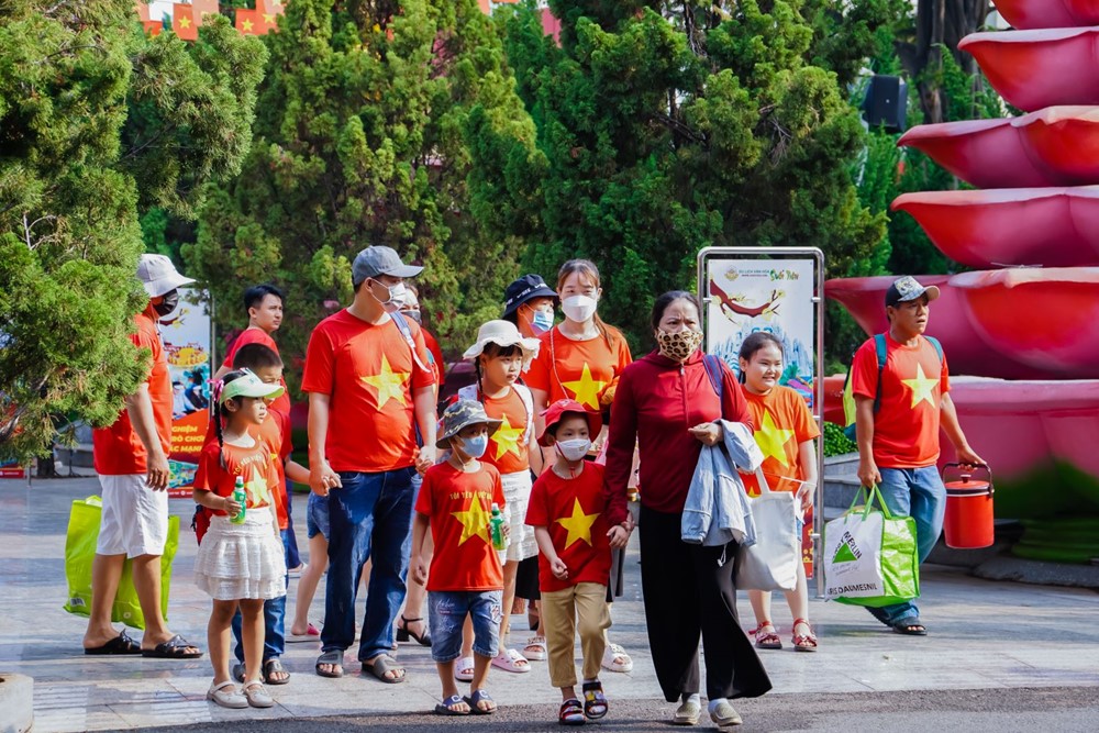 Du lịch biển thắng lớn, có tỉnh đón gần 2 triệu khách, trở thành điểm đến 'nghìn tỷ' - ảnh 4