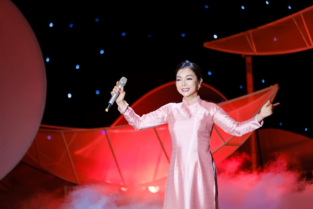 Nữ NSƯT được thăng quân hàm Thượng tá ở tuổi 42: Xinh như Hoa hậu, cuộc sống viên mãn bên chồng gốc Pakistan - ảnh 2