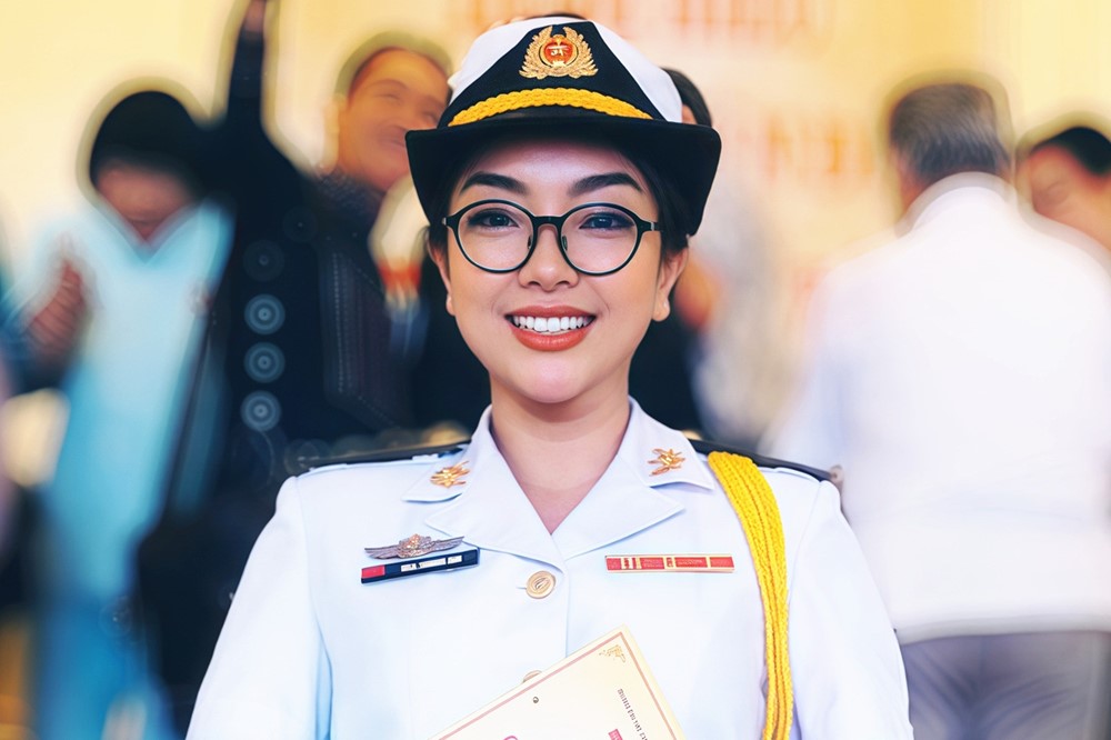 Nữ NSƯT được thăng quân hàm Thượng tá ở tuổi 42: Xinh như Hoa hậu, cuộc sống viên mãn bên chồng gốc Pakistan - ảnh 1