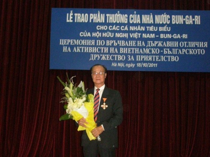 Giáo sư Âm nhạc, Phó Giám đốc Nhạc viện, người Việt Nam đầu tiên được trao tặng Huân chương hạng Nhất của Bulgaria, có con trai là MC VTV nổi tiếng - ảnh 2