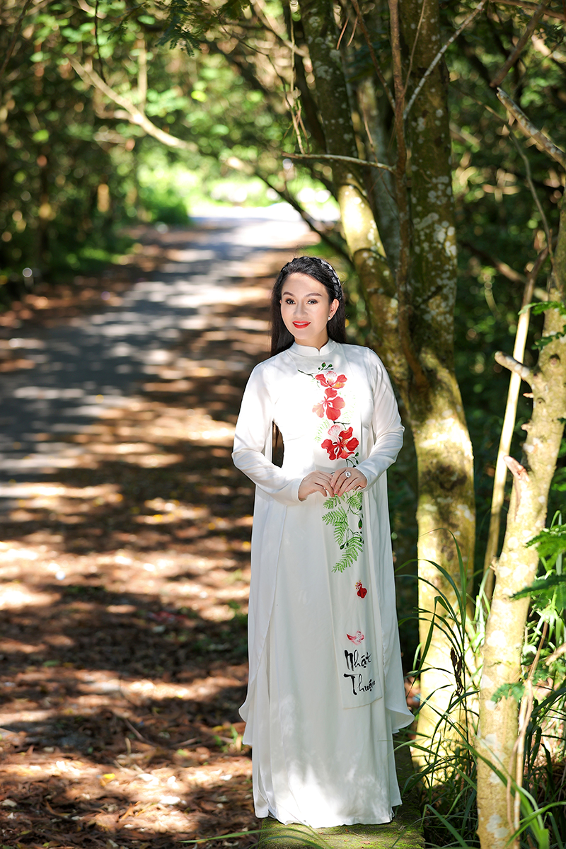 NSND là Trung tá quân đội, được mệnh danh ‘giọng ca vàng của thành phố Cảng’: Nhiều năm chưa từng đón Giao thừa ở nhà, hôn nhân kín tiếng, hạnh phúc với chồng Thượng tá - ảnh 3