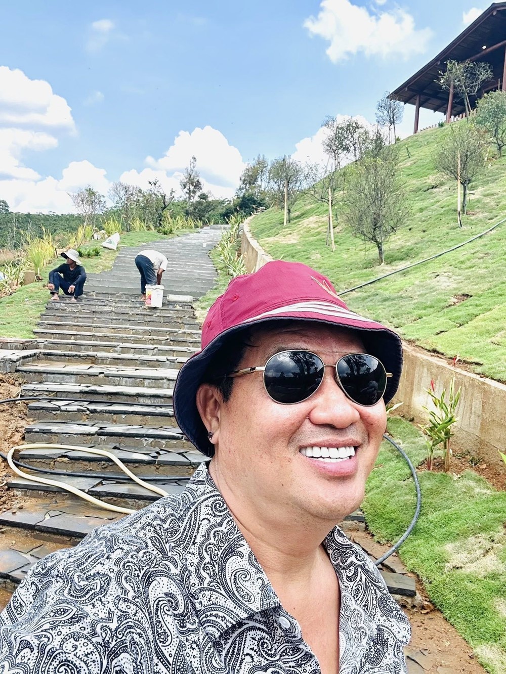 Nghệ sĩ 'nặng nhất' Vbiz sở hữu biệt phủ cổ giá 100 tỷ, xây resort mới trên cao nguyên, giàu có đến mức sao hạng A cũng phải kiêng nể - ảnh 6