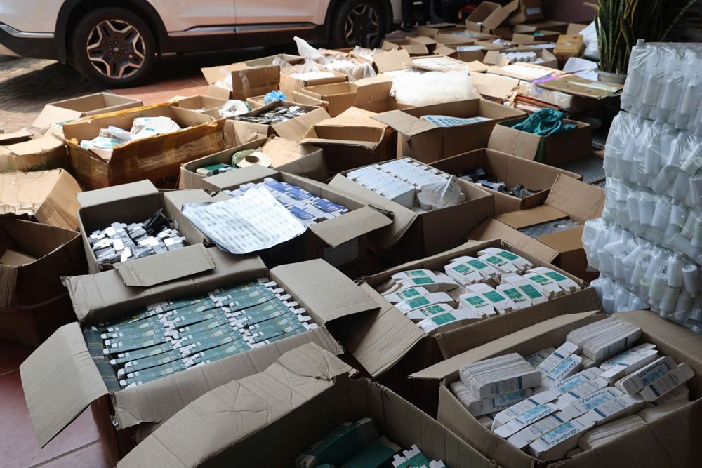 Triệt phá xưởng mỹ phẩm giả quy mô lớn tại Bắc Giang, hơn 100.000 đơn hàng đã được bán trót lọt - ảnh 4