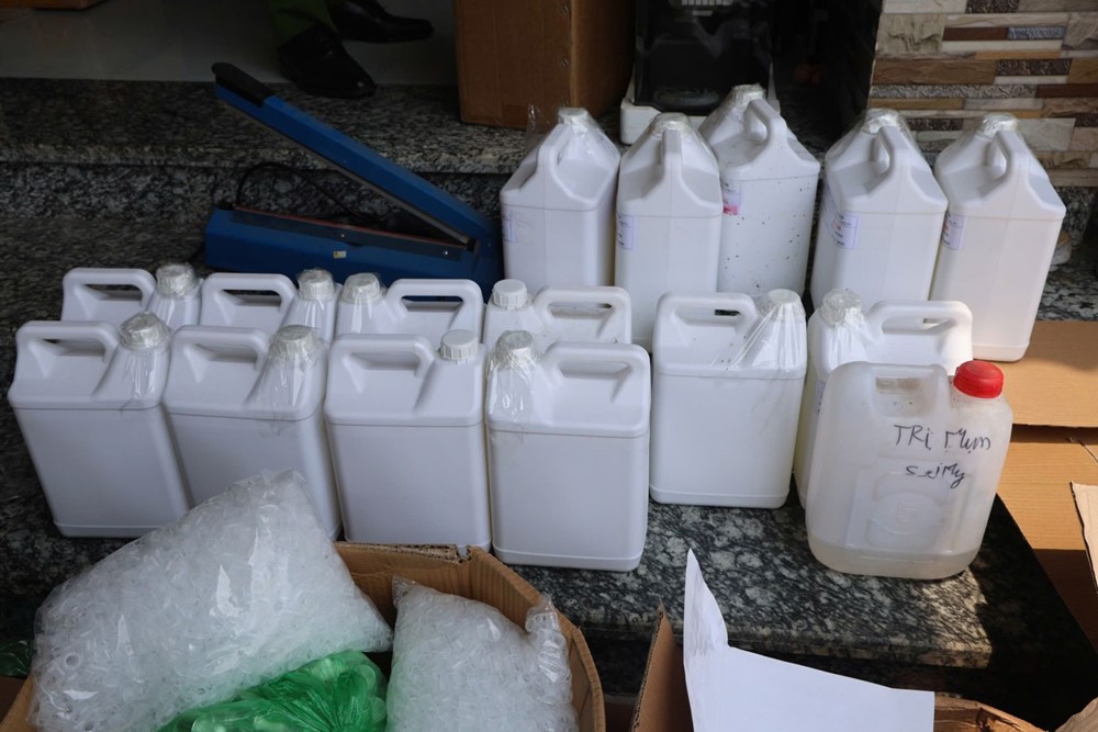 Triệt phá xưởng mỹ phẩm giả quy mô lớn tại Bắc Giang, hơn 100.000 đơn hàng đã được bán trót lọt - ảnh 6