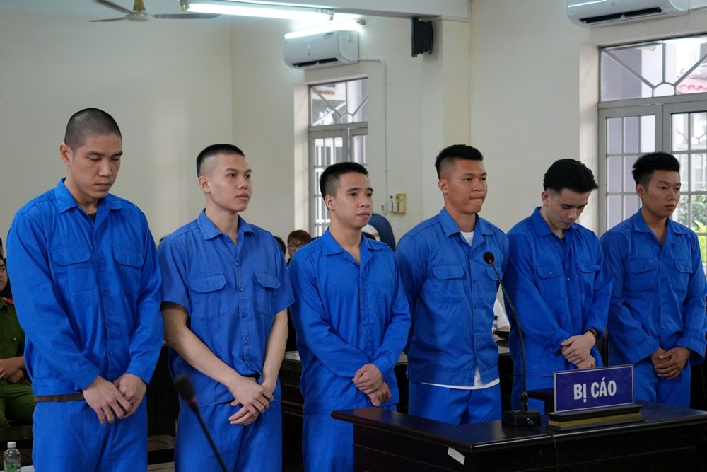 Bán độ, cá độ, 6 cầu thủ bóng đá Việt Nam bị xử phạt 38 năm tù - ảnh 1