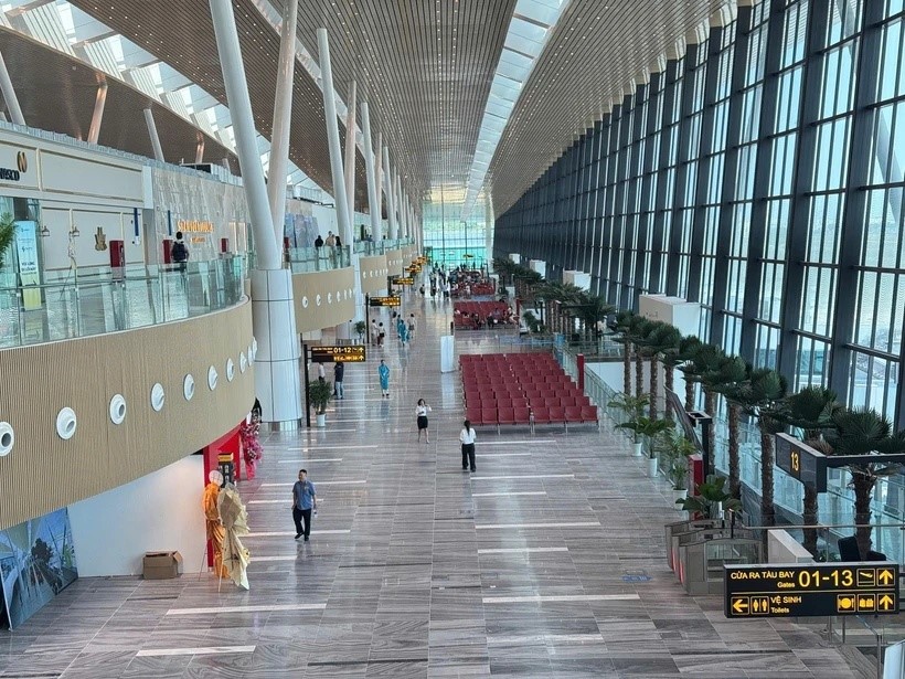 Bộ Xây dựng chỉ đạo khẩn đến ACV khi Nhà ga T3 bị dột mưa - ảnh 1