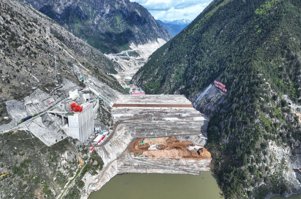 Trung Quốc sắp vận hành đập thủy điện lớn nhất thế giới: Tương đương tòa nhà 100 tầng, sức chứa 110 triệu m3 nước, công suất 7 tỷ kwH/năm - ảnh 2