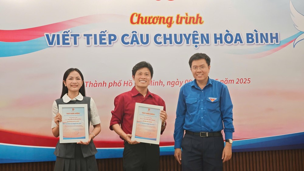 Nam nhạc sĩ sáng tác ca khúc 3 tỷ views được hát trong Lễ diễu binh, diễu hành 30/4 nhận giấy khen, hứa làm điều đặc biệt - ảnh 2