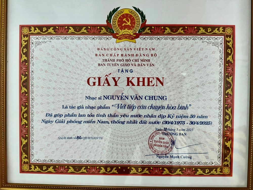 Nam nhạc sĩ sáng tác ca khúc 3 tỷ views được hát trong Lễ diễu binh, diễu hành 30/4 nhận giấy khen, hứa làm điều đặc biệt - ảnh 4