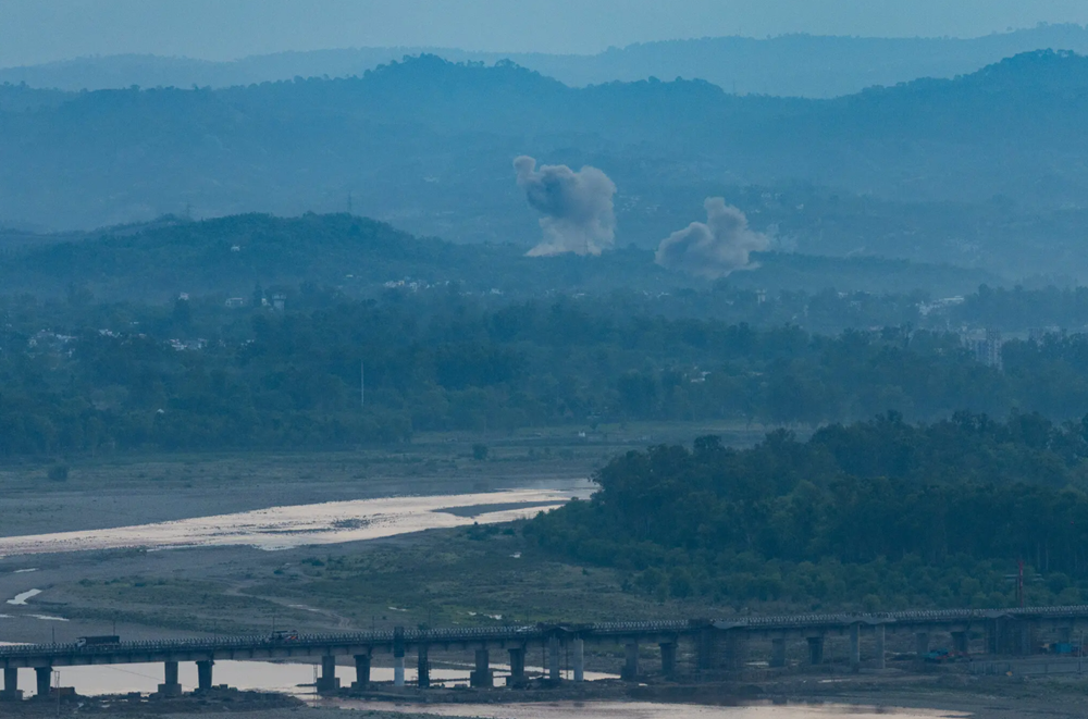 Hai quốc gia sở hữu vũ khí hạt nhân căng thẳng cực độ, nguy cơ chiến tranh toàn diện ngày càng gần - ảnh 1